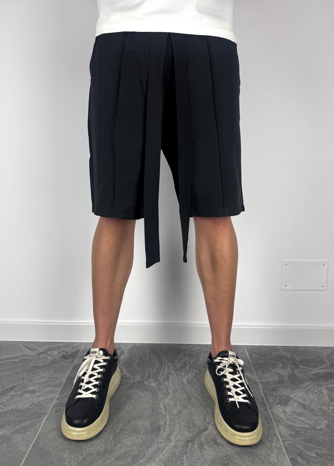PANTALONI SCURTI NEGRI CU SNUR LAT